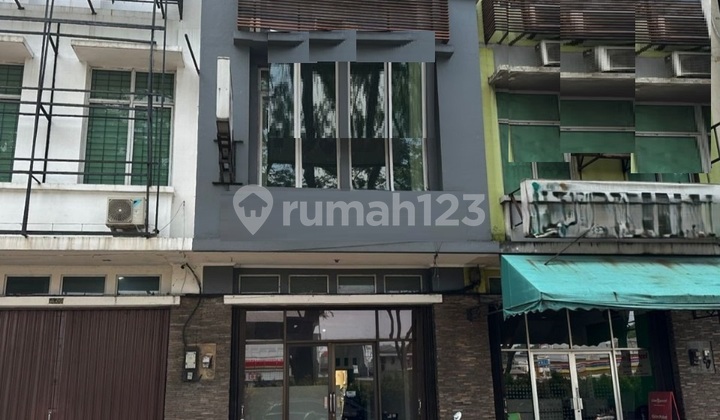 Ruko 3 Lantai Unfurnished Tol Boulevard Jl Pahlawan Seribu, Rawa Buntu, Serpong.