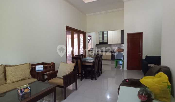 Ready-to-Occupy House in Graha Estetika Semarang 2