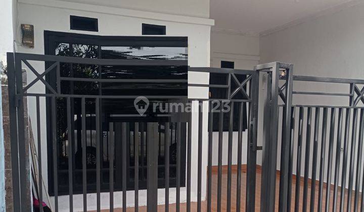 Rumah Bagus Unfurnished di Alamanda Regency Bekasi, Bekasi C0058 1