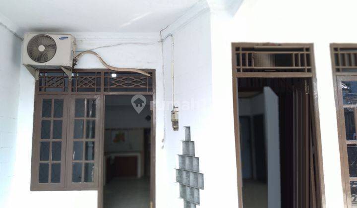 Rumah 2 Lantai Bagus Unfurnished SHM di Villa Indah Permai Bekasi , Bekasi B0319 2