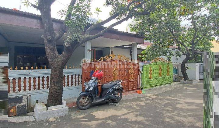 Rumah Bagus Unfurnished SHM di Harapan Baru , Bekasi B0338 1