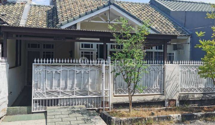 Rumah Bagus Unfurnished SHM di Harapan Indah Bekasi, Bekasi B0929 1