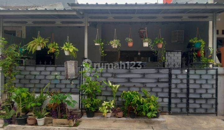 Rumah Bagus Unfurnished SHM di Harapan Indah , Bekasi B1171 1