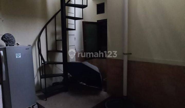 Rumah 2 Lantai Bagus Unfurnished SHM di Villa Indah Permai , Bekasi B1235 2