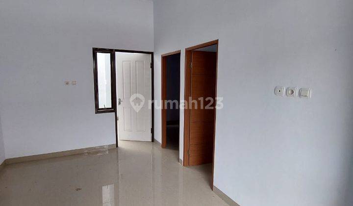 Rumah Bagus Unfurnished SHM di Cluster Raya Hasanah, Bekasi B0331 2