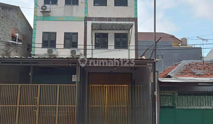 Ruko 3 Lantai Pinggir Jalan Raya di Cempaka Putih, Jakarta Pusat 1