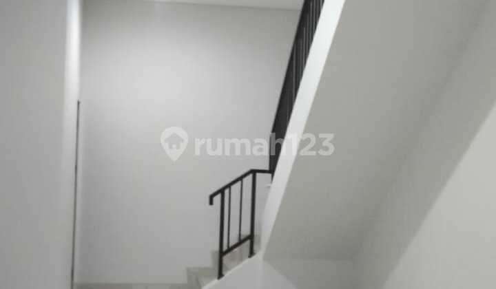 Maggiore Junction 3 Floors In Gading Serpong, South Tangerang