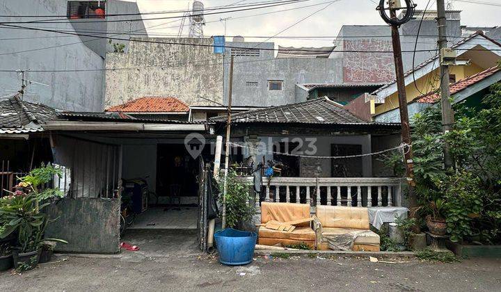 Rumah Tua Hitung Tanah Di Muara Karang, Jakarta Utara 1