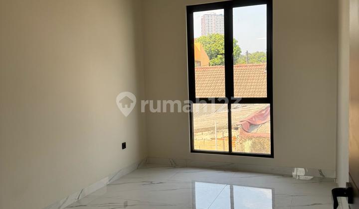 Dijual Rumah Baru SHM Siap Huni Lokasi Strategis di Griyaloka BSD Tangerang 2