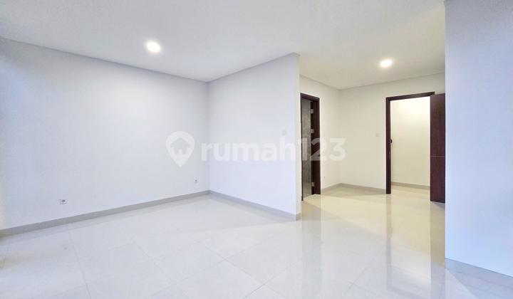 For Rent: Del Rey BSD Shop House, 3 Floors, Well-Maintained, Ready to Use, and Strategic Location