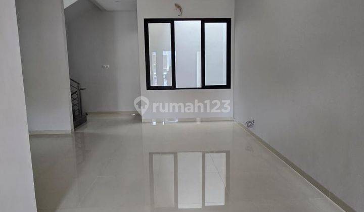 Rumah Bagus 3 Lantai Siap Huni di The Green BSD Tangerang 2
