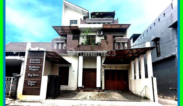 Dijual Rumah 3 Lantai di Seturan Full Furnish 1