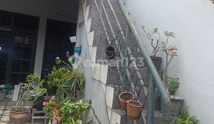 For Sale, 2-Storey House Perfect for Residence and Investment, Especially for Doctors and Medical Staff. Location Only 100 Meters from Hermina Psr Baru Tangerang Hospital. 2