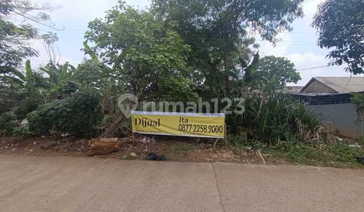 Land for sale in the center of Bekasi city, very suitable for rental contracts, small factories, or Islamic boarding schools. The location is accessible by trucks. It is only 200 meters away from a major highway.