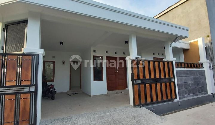 Rumah Baru 1,5 Lantai Margahayu di Bandung Siap Huni
