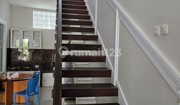 Dijual Rumah New Gres Dekat Mall Tent Avenue Bergaya American Clasic