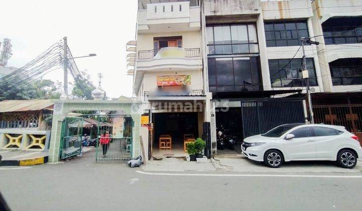 Unfurnished Shophouse Alaydrus Petojo Utara By Travelio 1