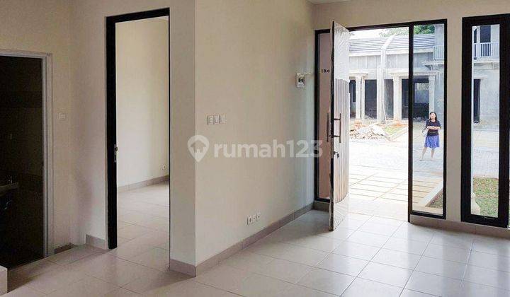 Unfurnished House At Botanica Valley Serpong By Travelio 2