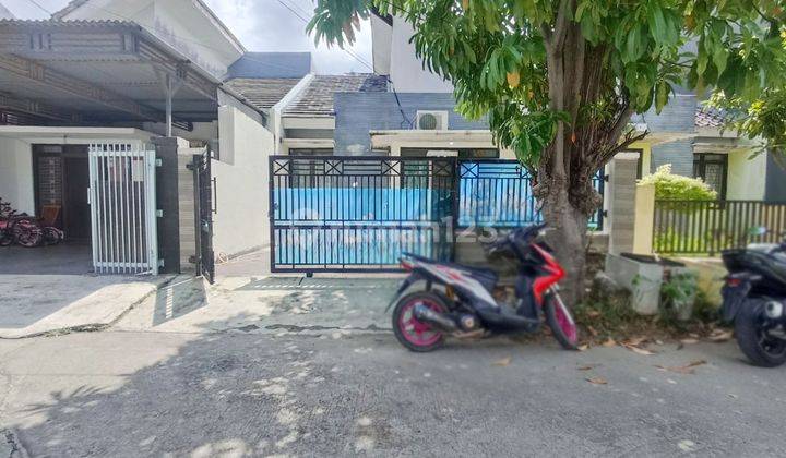 Unfurnished House Perumahan Jatinegara Indah By Travelio 1