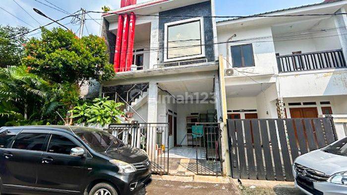 Unfurnished House Grand Dukuh Indah By Travelio 1