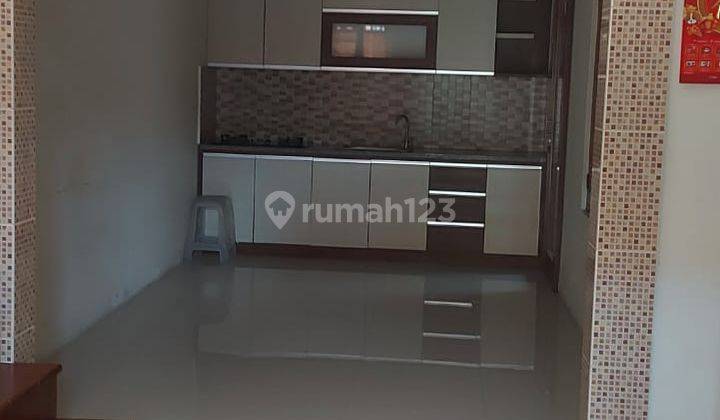 Rumah Semi Furnished SHM Taman Parahyangan, Lippo Karawaci 2