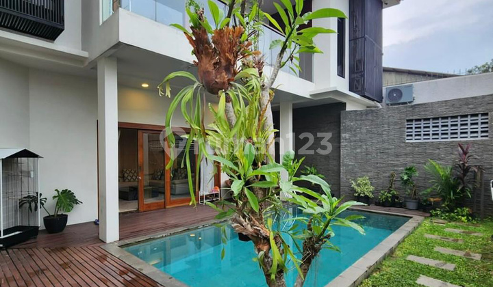 Dijual Rumah Tropical Modern Rapi Murah di Pondok Labu Dijual Rumah Tropical Modern Rapi Murah di Pondok Labu