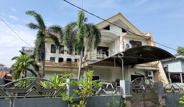 Rumah 3 Lantai di Wage Taman Sidoarjo
