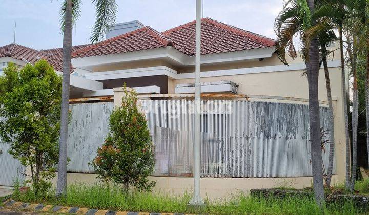 Rumah terawat di CENTRAL PARK WIGUNA , Surabaya Timur 1