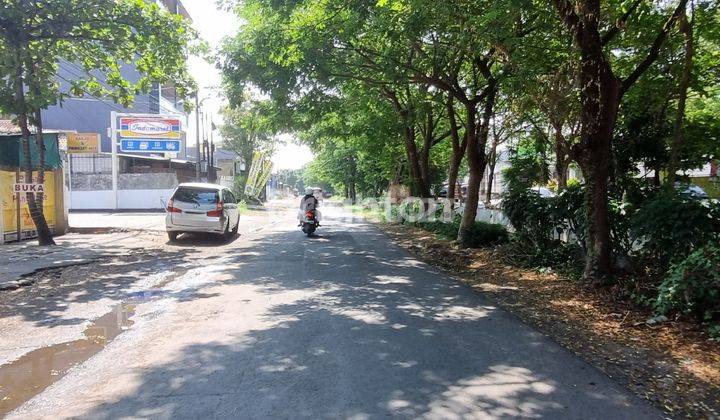 Ruko ( Rumah + Tempat usaha)strategis di Surabaya Timur.  2