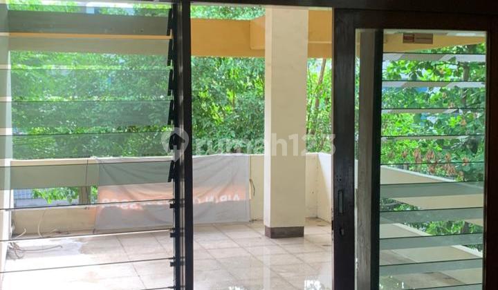 Former Office House in Ketampon, Central Surabaya Former Office House in Ketampon, Central Surabaya