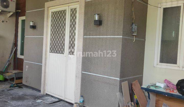 Rumah di Wisma Lidah Kulon Minim Renovasi - Hadap Utara 1