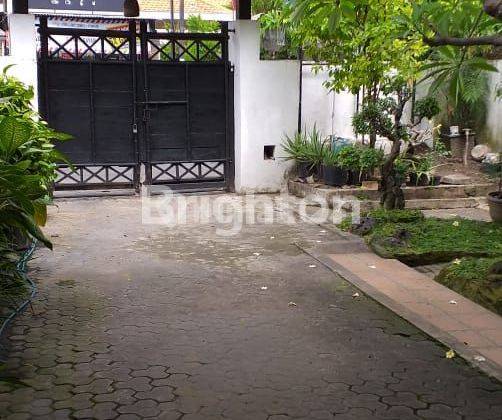 Rumah Terletak di Pinggir Jalan Utama Bratang Gede 1