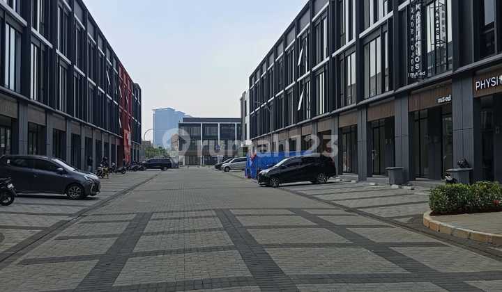 Disewakan Cepat Ruko Cakep & Strategis 3 Lantai Di Hampton Prime Location Di Gading Serpong