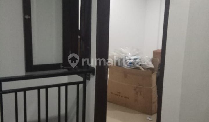 Rumah 3 Lantai Bisa Usaha Strategis 2