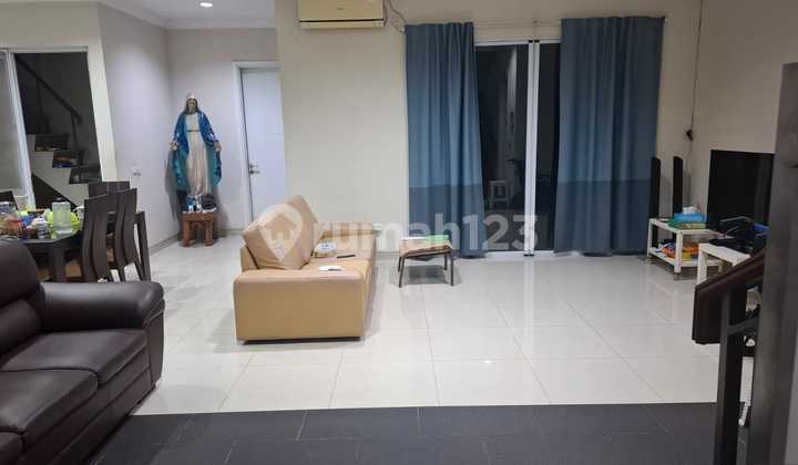 For Quick Sale: House in Green Which Park, Cluster Sheffield, BSD 2