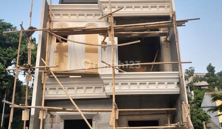 RUMAH MEWAH DALAM CLUSTER JAKARTA SELATAN  1