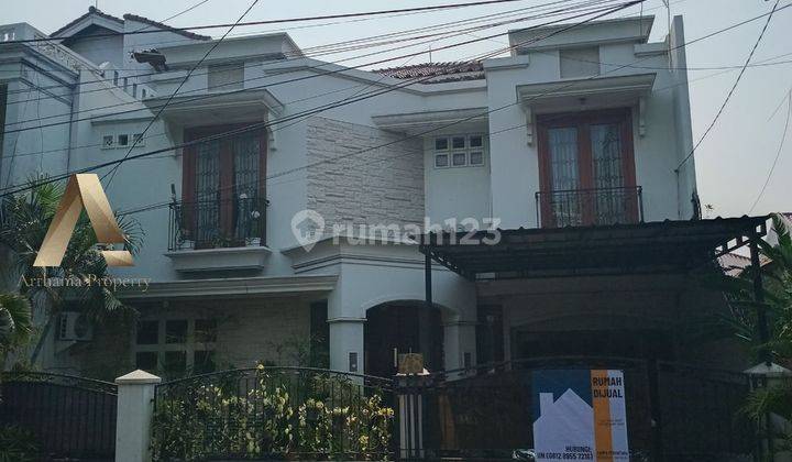 Dijual Rumah Secondary Semi Furnished 2 Lantai Shm Bagus 2