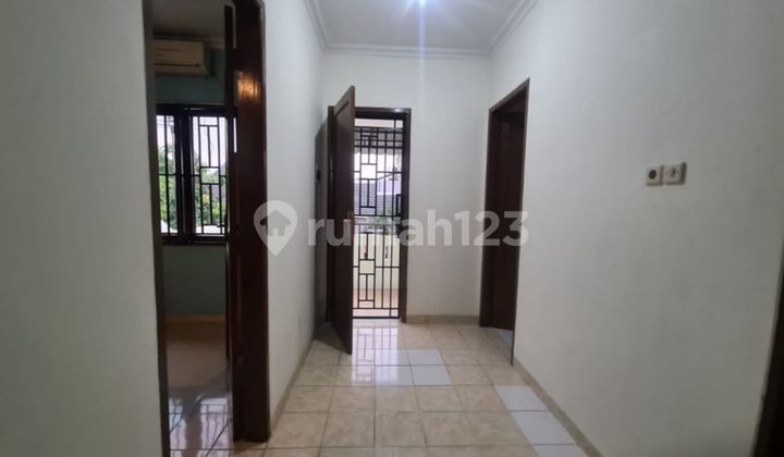 Dijual Rumah Hook 2 Lantai di Legenda Wisata,Dekat Akses Tol Nagrak,Living World Mall, Sekolah,Rs.eka Hospital