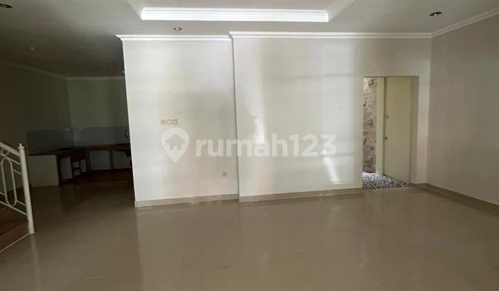 House for sale in the tourist city of Cibubur, near the clubhouse, toll road access, Living World Mall, Eka Hospital, BPK Penabur. 2