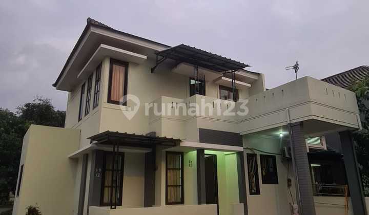 Dijual Rumah di Legenda Wisata Cibubur,Dekat Akses Tol, Dekat Living World Mall,Dekat Rs.eka Hospital 2