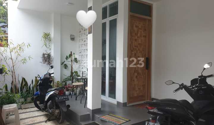 Di Jual Rumah 2 Lantai Sudah Renov dan Rapih di Taman Jatisari Permai,Dekat Akses Tol Jatiasih