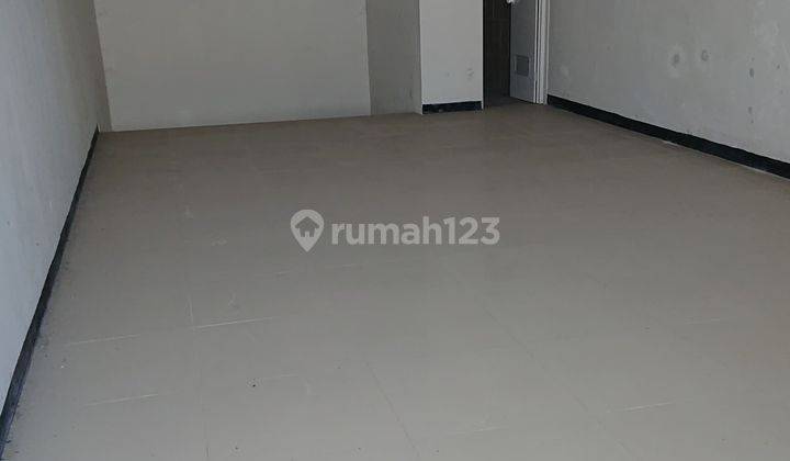 Ruko di Jl Ir Rais, Klojen, Malang, Jawa Timur, Malang 108 m Sudah Renovasi SHM 1