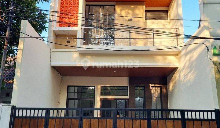 Rumah 2 Lantai Baru di Semolowaru Surabaya Timur, Surabaya 1