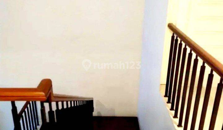 Rumah Minimalis 2 Lantai di Darmo Hill Surabaya Barat, Surabaya 2