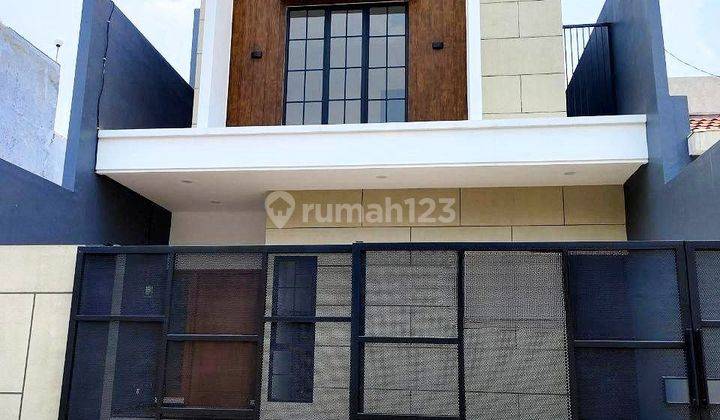 Rumah Model Scandinavian di Rungkut Asri Dekat Raya Mer, Surabaya 1