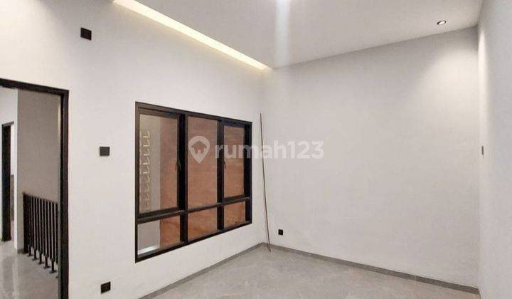 Rumah Minimalis Modern 2 Lantai di Gayungsari Surabaya , Surabaya 2