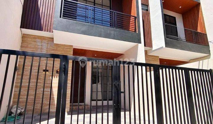 Rumah 2 Lantai Unfurnished di Rungkut Mapan , Surabaya 1