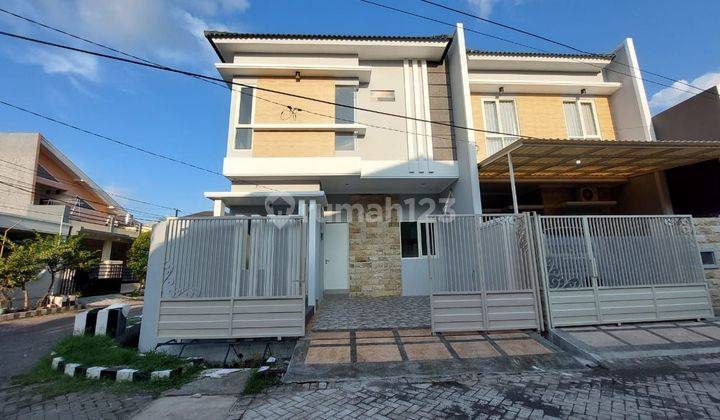 Rumah Baru Hook 2 Lantai Furnished di Sutorejo, Surabaya 1