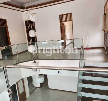 Disewa Rumah Bagus 2Lt Hook Dekat Pasar Kopro Jalan 2Mobil Garasi 2 Tanjung Durensewa Rumahtanjung Duren Raya - Jakarta Baratlt 198 Lb 390Kt 6 Km 4Dimensi 11 X 18Listrik 10600Rp 115.000.000 Shmhadap Baratletak Strategisjalan 2Mobilcarpot 1Garasi 1Dekat Pa 2