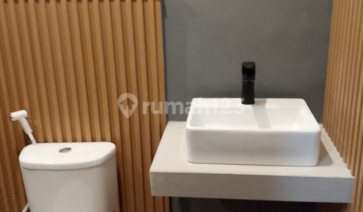 Monthly Rental Women's Only Dormitory Good Facilities Furnished Still New